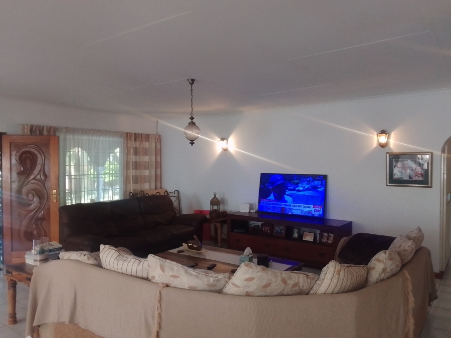 4 Bedroom Property for Sale in Geelhoutpark North West